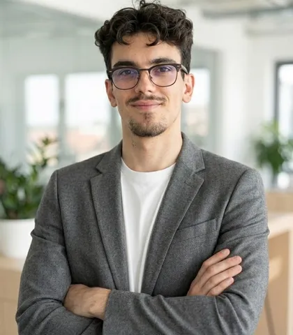 Álvaro — Ingeniero de Telecomunicación